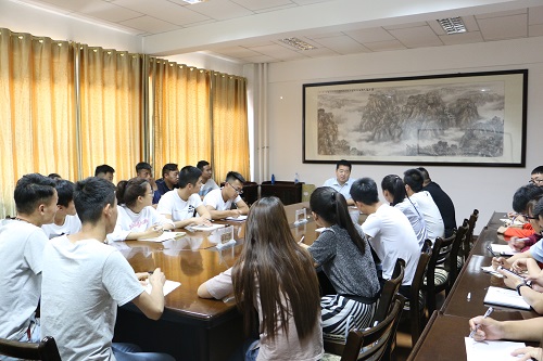 新能源公司召开党支部建设和新媒体工作座谈会